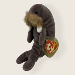 Ty Beanie Babies 4082 Jolly the Walrus 1996